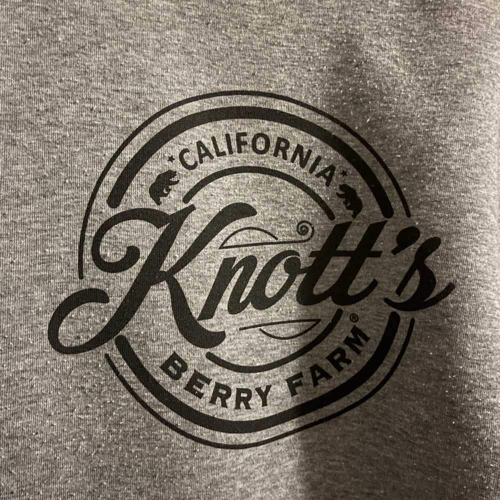 Knotts Berry Farm pullover sweatshirt. Size S